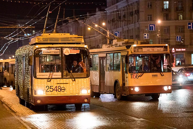Сотрудники Росгвардии задержали дебошира, устроившего драку на автобусной остановке в Челябинске